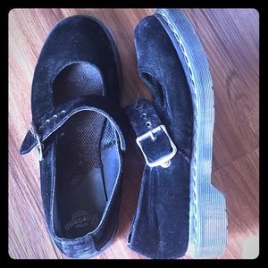 DR MARTENS RARE BLACK VELVET MARY JANES